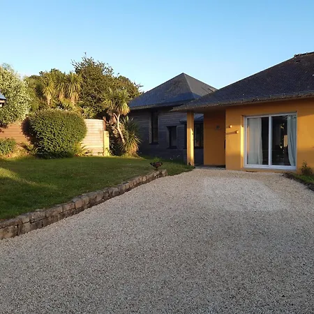 Grande Maison Sur Propriete Pres De La De Morgat Semesterbostad
